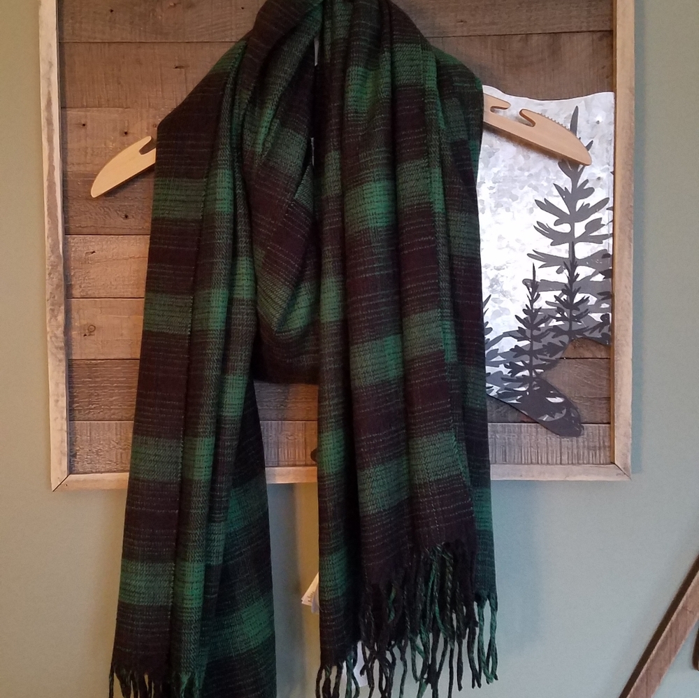 Green & Black Plaid Cozy Scarf
